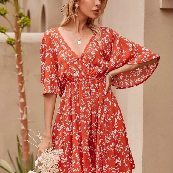 Orange v neck with string in the back - Picture 6 of 6